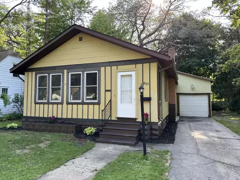 2925 Lemuel St, Muskegon Heights, MI 49444