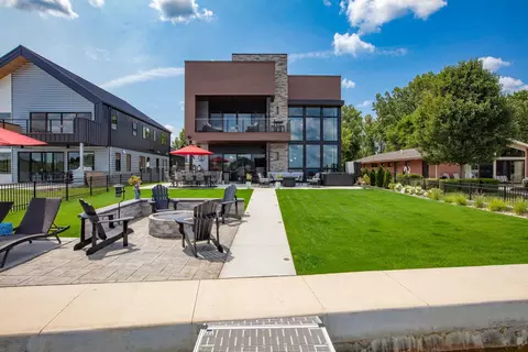 21636 Lake St, Cassopolis, MI 49031