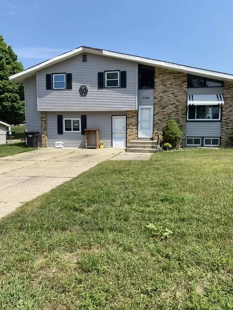 7174 Martin Ave SE, Grand Rapids, MI 49548
