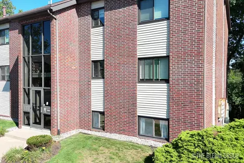 3364 Devonwood Hls NE #B, Grand Rapids, MI 49525