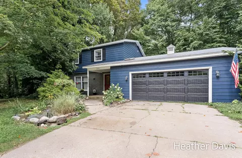 6491 Maple Ln, Holland, MI 49423