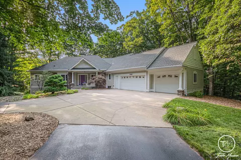 3469 Kayelin Ct, Jenison, MI 49428