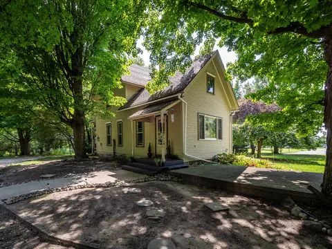 726 N Bridge St, Belding, MI 48809 photo 4