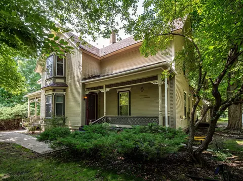 726 N Bridge St, Belding, MI 48809 photo 2