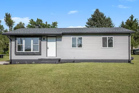 129 W Princess Dr, Brooklyn, MI 49230