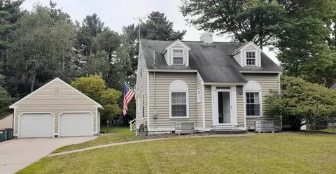 1173 W Hile Rd, Norton Shores, MI 49441