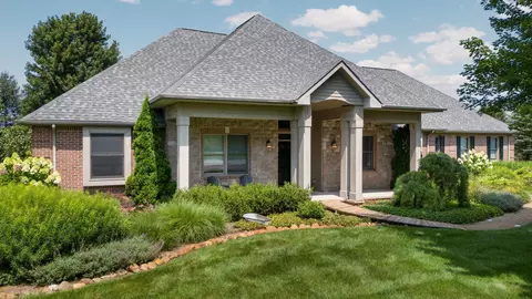 5610 Michael Dr, Saline, MI 48176