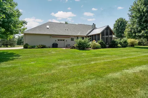 Exterior - 5610 Michael Dr, Saline, MI 48176 photo 14 of 21