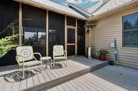 Exterior - 5610 Michael Dr, Saline, MI 48176 photo 18 of 21