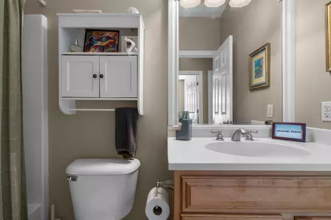 Bath - 5610 Michael Dr, Saline, MI 48176 photo 4 of 5