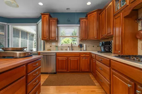 Kitchen - 5610 Michael Dr, Saline, MI 48176 photo 3 of 5