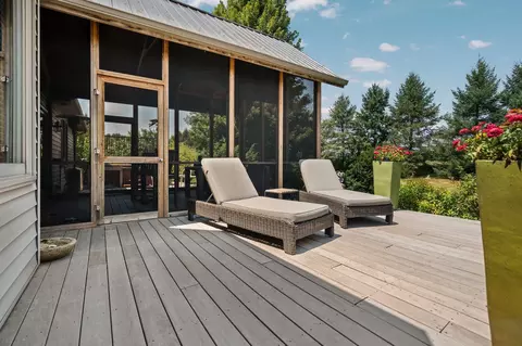 Exterior - 5610 Michael Dr, Saline, MI 48176 photo 17 of 21