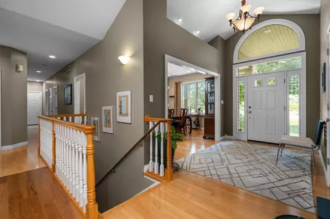 Entry Way - 5610 Michael Dr, Saline, MI 48176 photo 2 of 5