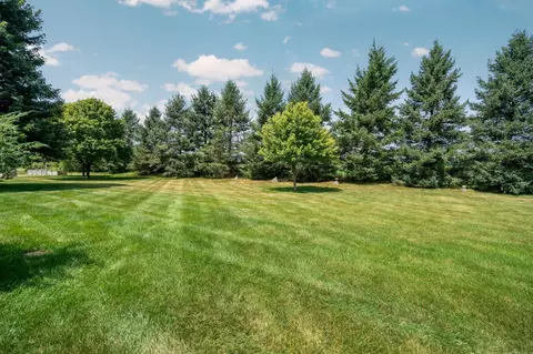 Exterior - 5610 Michael Dr, Saline, MI 48176 photo 19 of 21