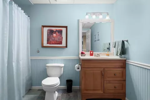 Bath - 5610 Michael Dr, Saline, MI 48176 photo 5 of 5