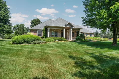 Exterior - 5610 Michael Dr, Saline, MI 48176 photo 8 of 21
