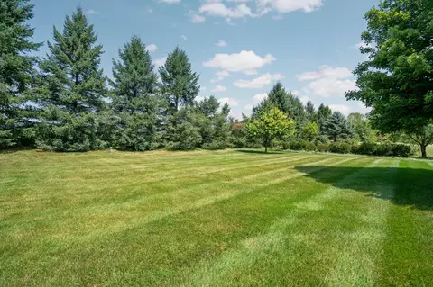 Exterior - 5610 Michael Dr, Saline, MI 48176 photo 20 of 21