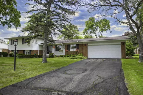 6614 Heather Heath Ln, West Bloomfield, MI 48322