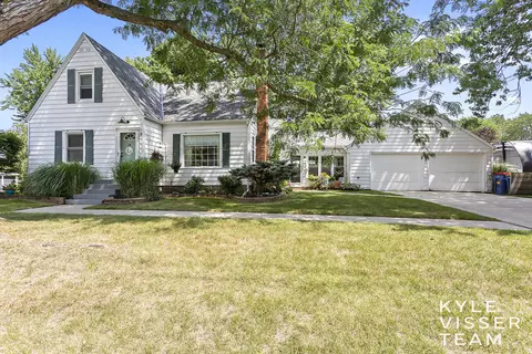 1240 Whitmore Ave NW, Grand Rapids, MI 49504