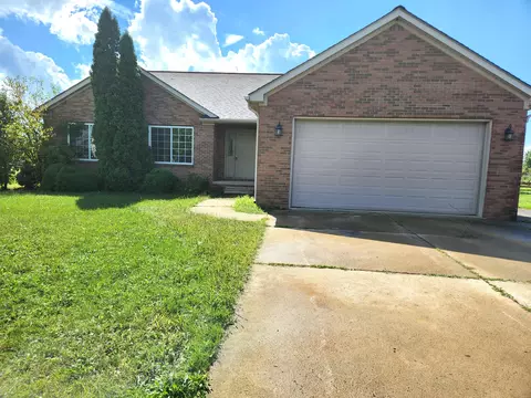 8781 Quell Cir, Monroe, MI 48162