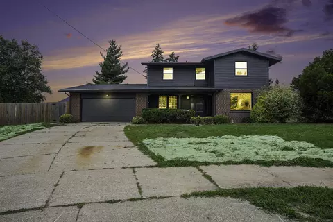 1277 Cricklewood St SW, Wyoming, MI 49509