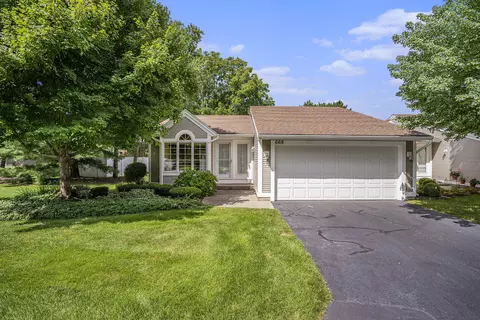668 Appletree Dr, Holland, MI 49423