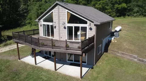 8625 Enzian Rd, Delton, MI 49046