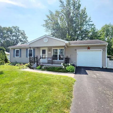 5657 Poplar Dr, Jackson, MI 49201