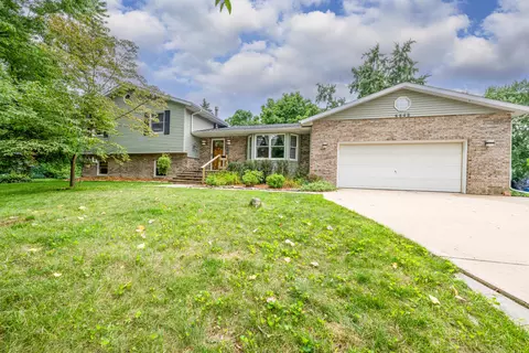 4862 Woodland Dr, St. Joseph, MI 49085