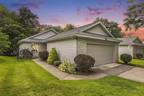 7836 Oakmont Ct NE, Rockford, MI 49341
