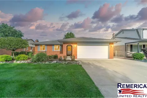 40726 Regency Dr, Sterling Heights, MI 48313