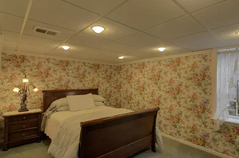 Bedroom - 1719 Probert Rd, Jackson, MI 49203 photo 7 of 11