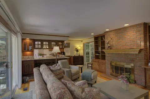 Living - 1719 Probert Rd, Jackson, MI 49203 photo 11 of 13