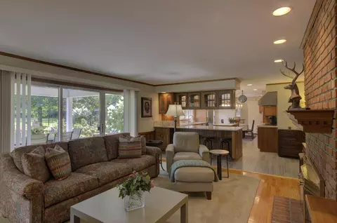 Living - 1719 Probert Rd, Jackson, MI 49203 photo 9 of 13