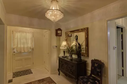 Entry Way - 1719 Probert Rd, Jackson, MI 49203 photo 1 of 12