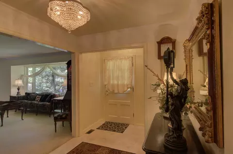 Entry Way - 1719 Probert Rd, Jackson, MI 49203 photo 4 of 12