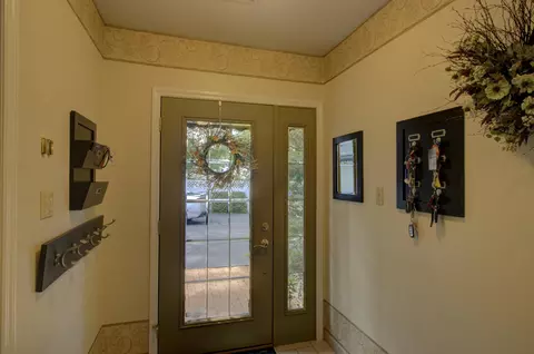 Entry Way - 1719 Probert Rd, Jackson, MI 49203 photo 10 of 12