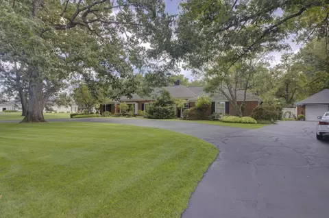 Exterior - 1719 Probert Rd, Jackson, MI 49203 photo 2 of 17
