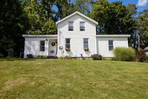 610 Hackett St, Ionia, MI 48846