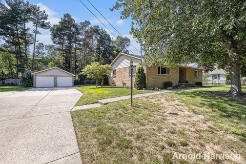 5969 NE Belmont Ave, Belmont, MI 49306