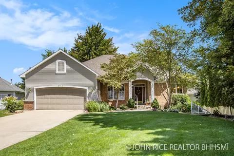 3710 Windshire Dr SE, Grand Rapids, MI 49546