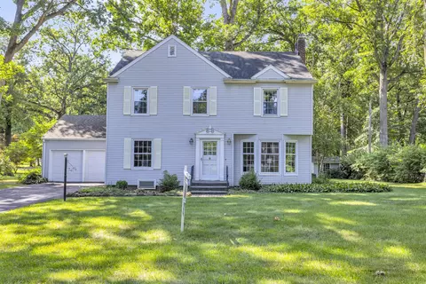 2403 Foote Manor Dr, Jackson, MI 49203