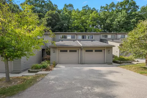 3015 Lakehaven Dr, Ann Arbor, MI 48105
