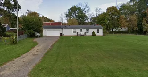 5040 E Berry Rd, Pleasant Lake, MI 49272
