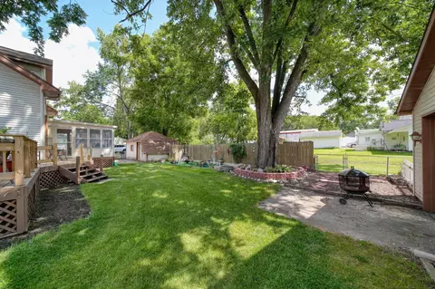 Exterior - 407 Hague Ave, Jackson, MI 49203 photo 9 of 17