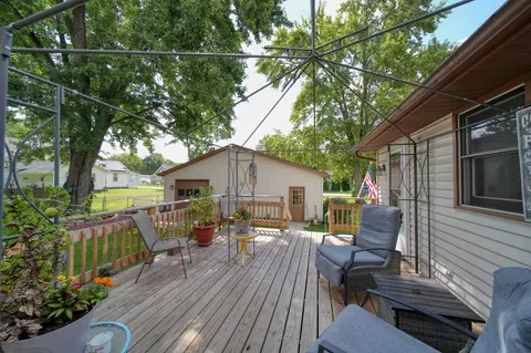 Exterior - 407 Hague Ave, Jackson, MI 49203 photo 15 of 17