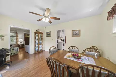 Dining - 407 Hague Ave, Jackson, MI 49203 photo 2 of 3