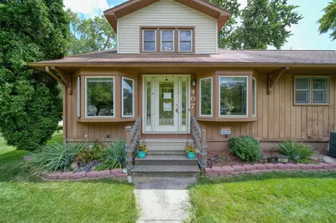 Exterior - 407 Hague Ave, Jackson, MI 49203 photo 2 of 17