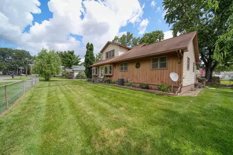Exterior - 407 Hague Ave, Jackson, MI 49203 photo 8 of 17