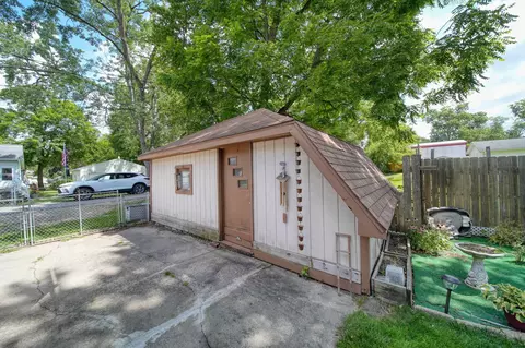 Exterior - 407 Hague Ave, Jackson, MI 49203 photo 12 of 17